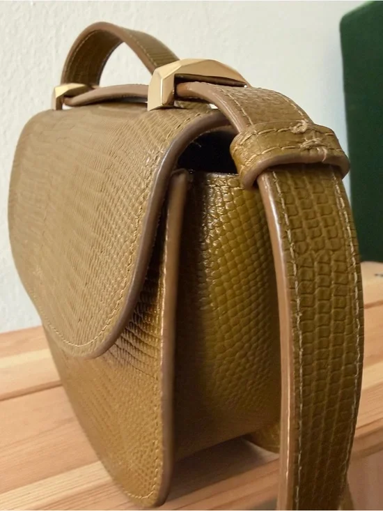 A.P.C. Betty Crossbody Bag in Olive Green Lizard-Embossed Leather - Picture 3 of 8